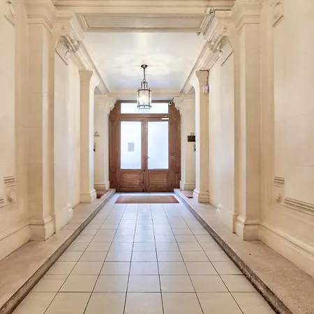 דירה Cosy In The 8th Arr 4 Min From Rome Metro פריז